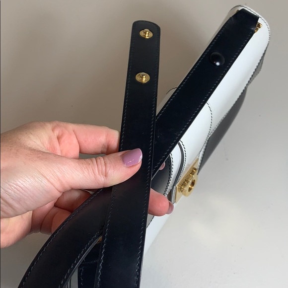 Salvatore Ferragamo Flap Bag with Gancio lock - Picture 6 of 7